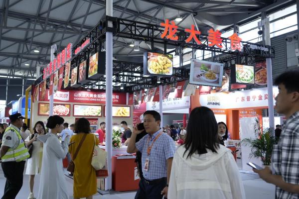 乐鱼美食亮相上海国际餐饮食材展览会，预制菜产品备受瞩目